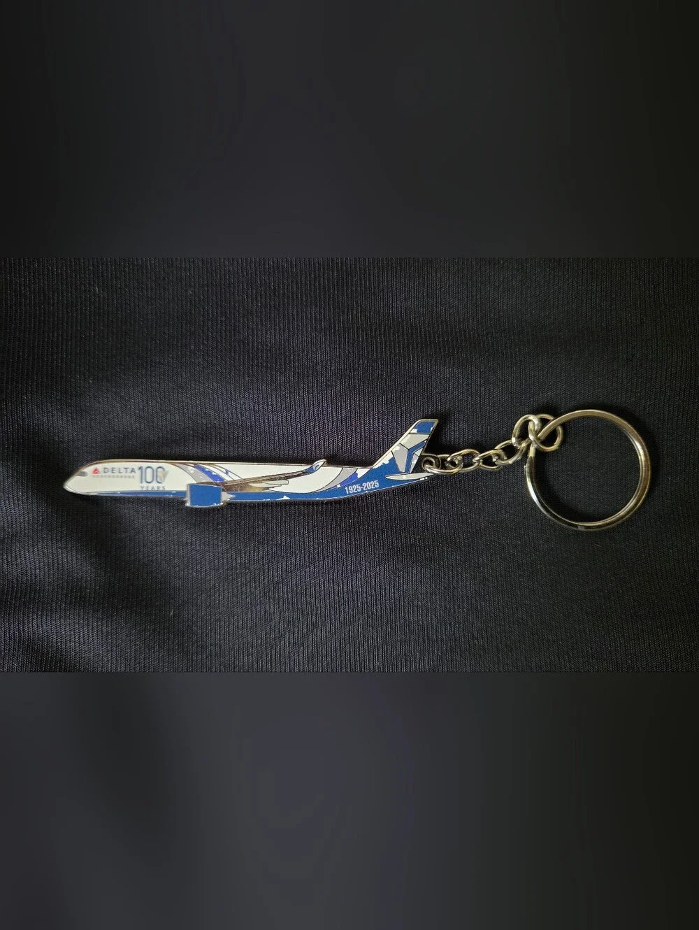 Commemorative 1925-2025 Blue & White DELTA Airline Airplane Keychain